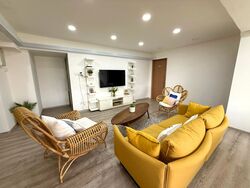 Lucky Plaza (D9), Apartment #554192801